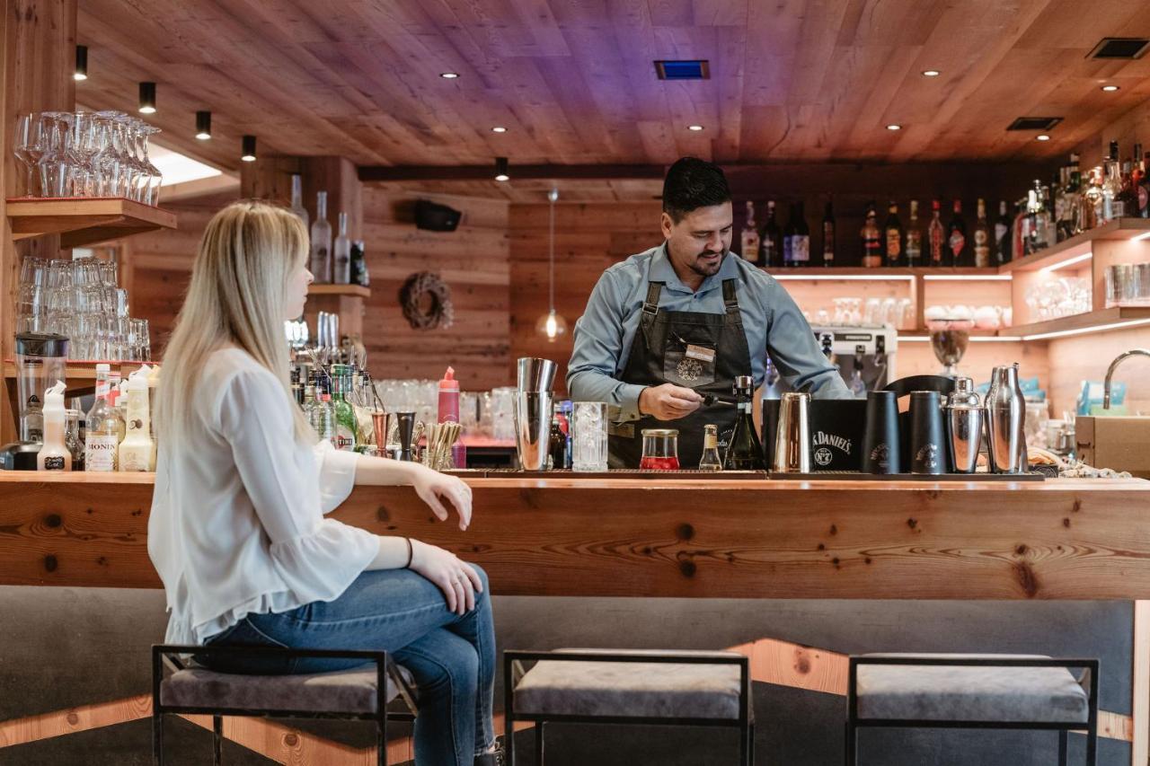 Ravelli Sporting Hotel Mezzana  Eksteriør billede