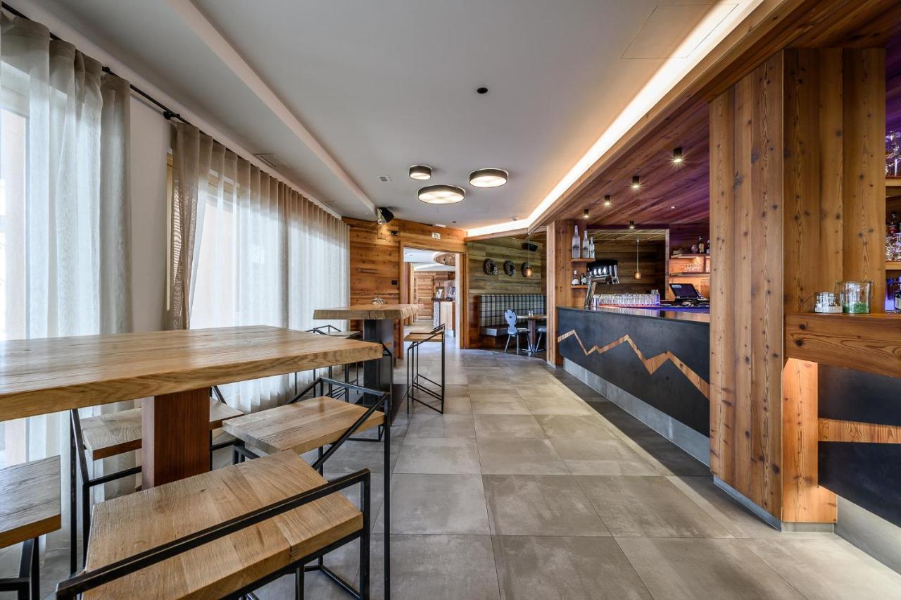 Ravelli Sporting Hotel Mezzana  Eksteriør billede