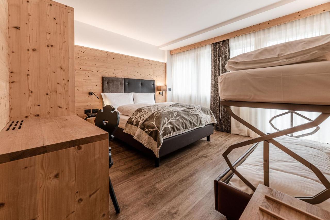 Ravelli Sporting Hotel Mezzana  Eksteriør billede