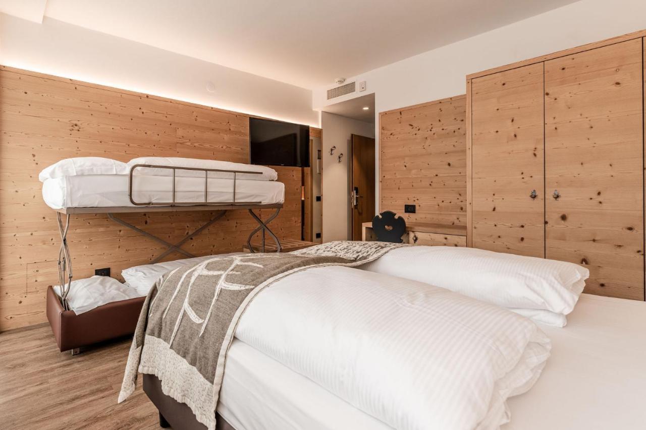 Ravelli Sporting Hotel Mezzana  Eksteriør billede