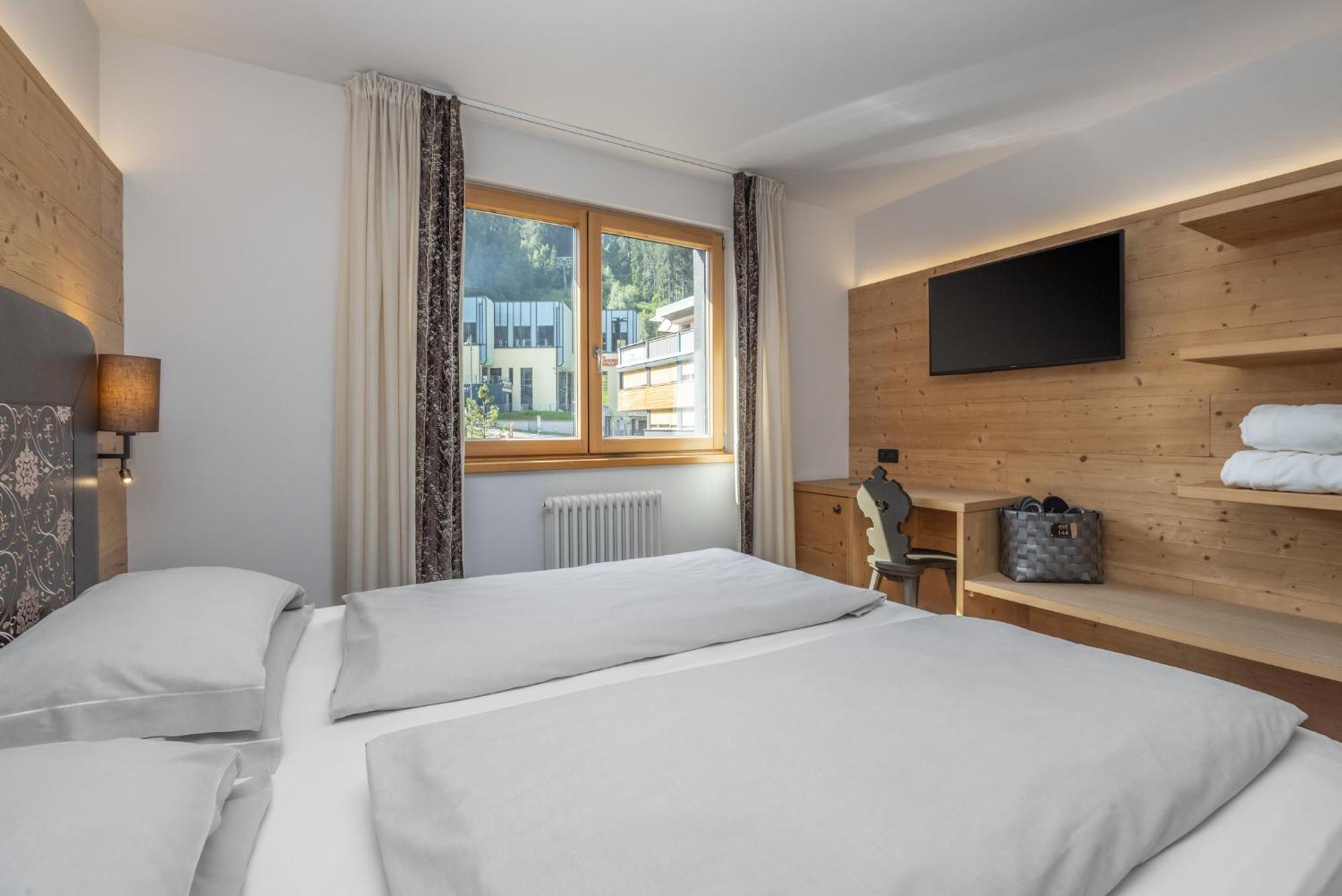Ravelli Sporting Hotel Mezzana  Eksteriør billede