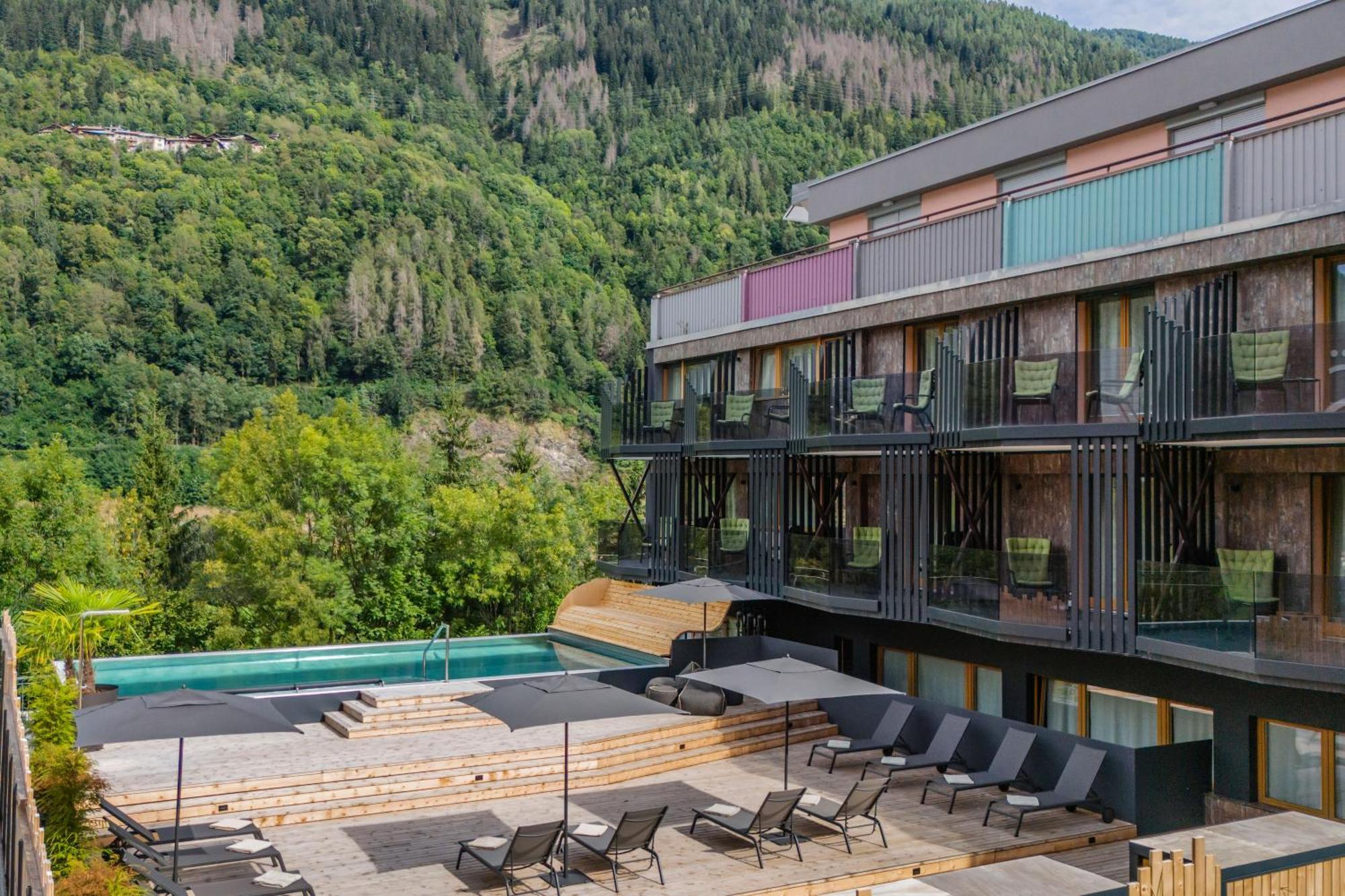 Ravelli Sporting Hotel Mezzana  Eksteriør billede
